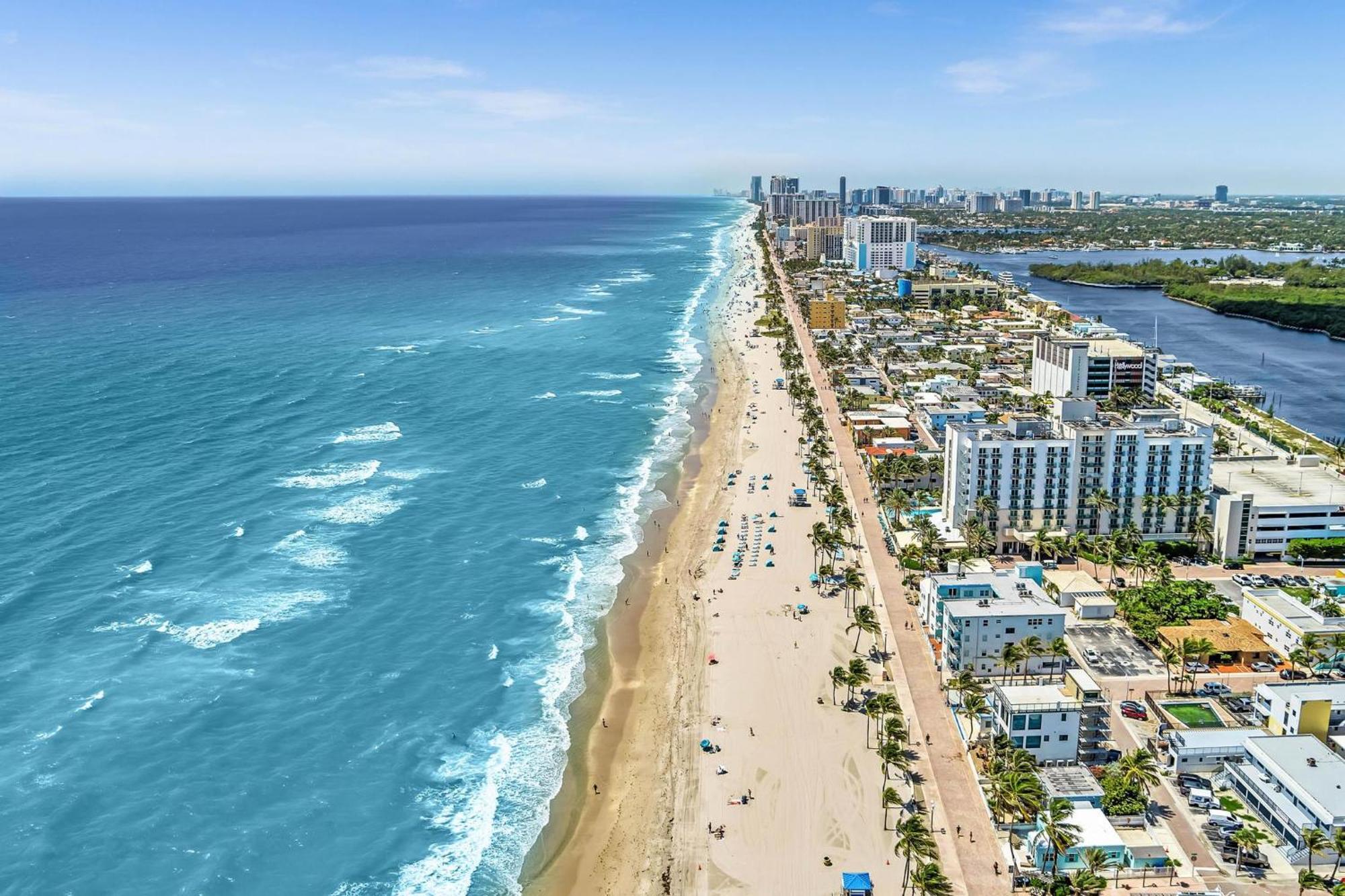 Beachfront & Pool Near Marriott Hollywood Beach Exterior photo